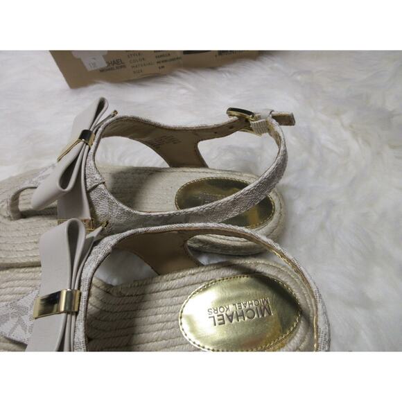 NEW Michael Kors MK Mini Logo PVC Meg Thong Vanilla Signature Size 5 - Picture 9 of 16